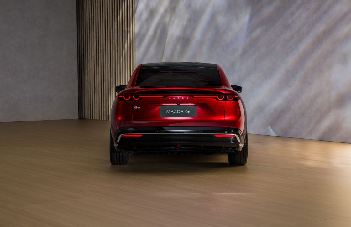 J90A_reveal_Rear-View-aspect-ratio-1120-725